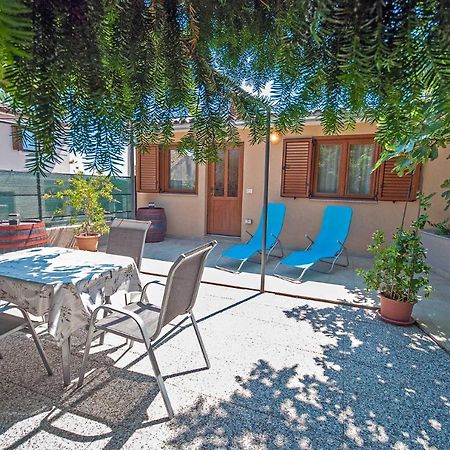 Apartman Kirac Pomer Exterior foto