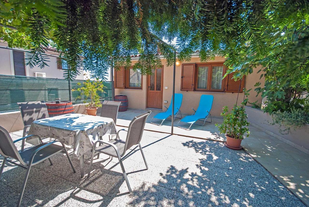Apartman Kirac Pomer Exterior foto