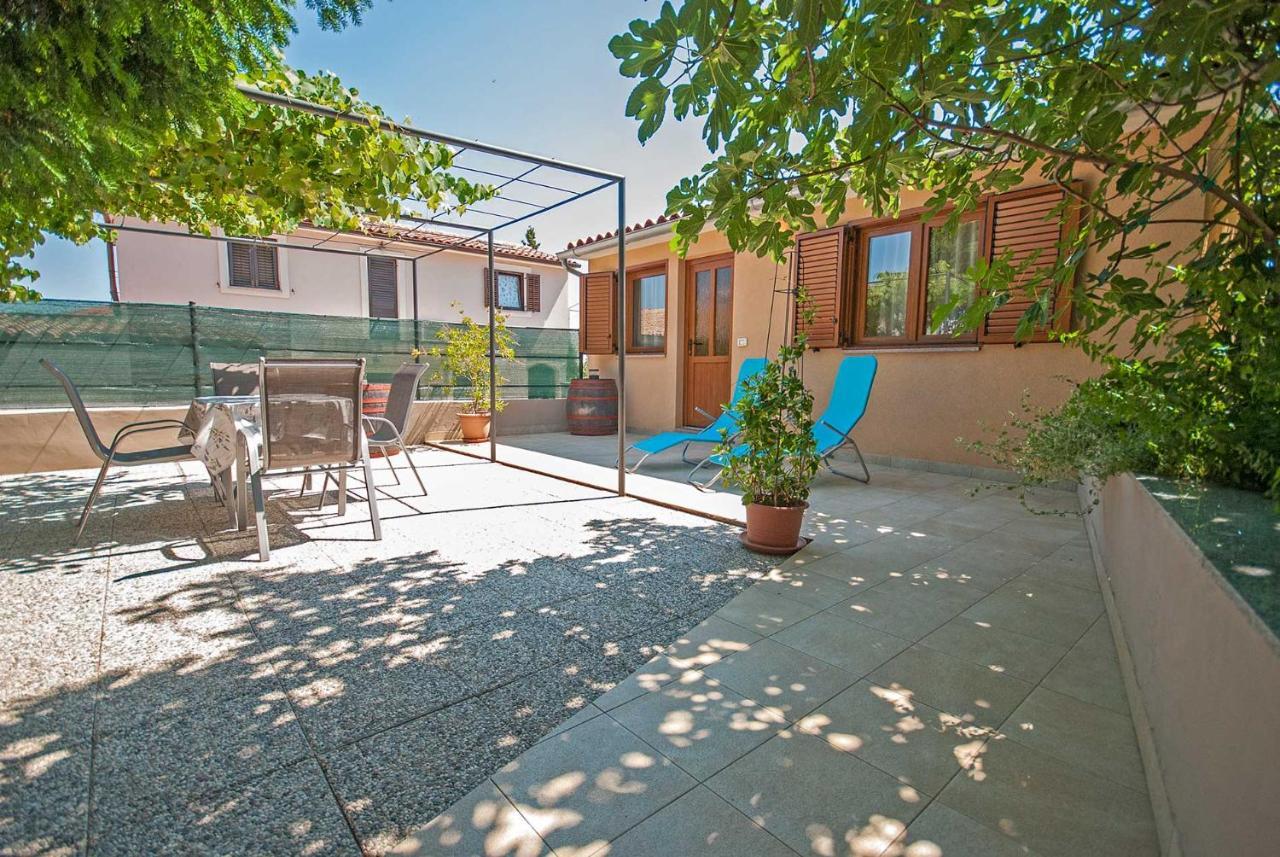 Apartman Kirac Pomer Exterior foto